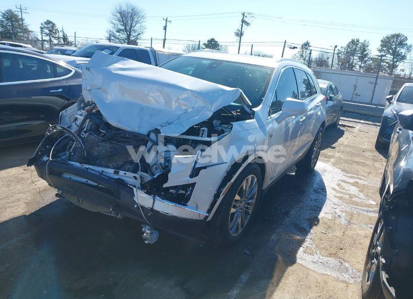 Photo 2 of 2017 Cadillac Xt5 PREMIUM LUXURY (VIN 1GYKNCRS7HZ185441)