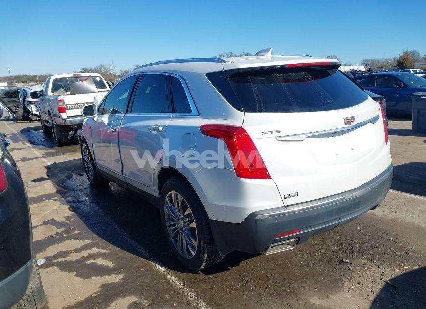 Photo 3 of 2017 Cadillac Xt5 PREMIUM LUXURY (VIN 1GYKNCRS7HZ185441)