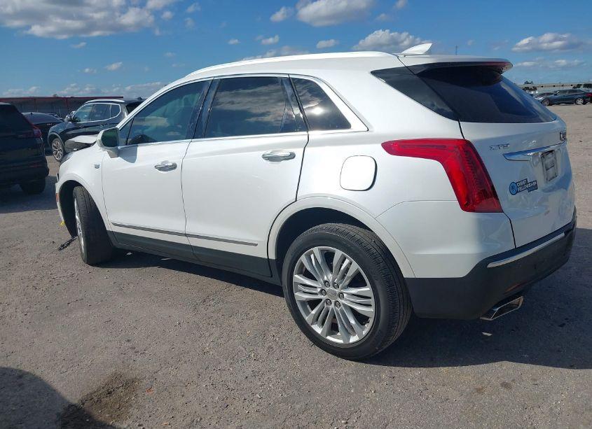 Photo 3 of 2017 Cadillac Xt5 PREMIUM LUXURY (VIN 1GYKNCRS7HZ249090)