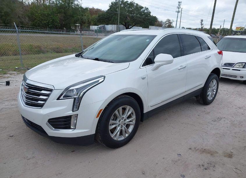 Photo 2 of 2018 Cadillac Xt5 LUXURY (VIN 1GYKNCRS7JZ138187)