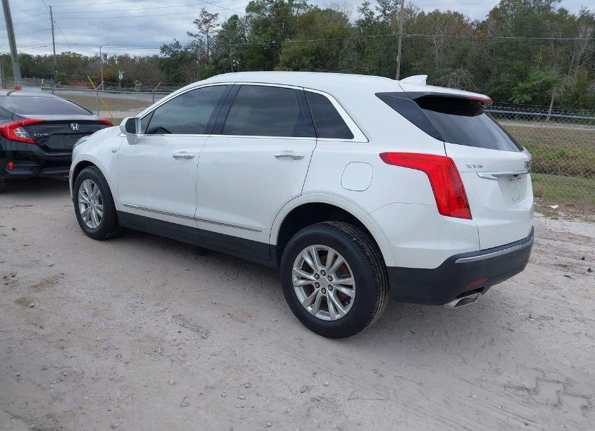 Photo 3 of 2018 Cadillac Xt5 LUXURY (VIN 1GYKNCRS7JZ138187)