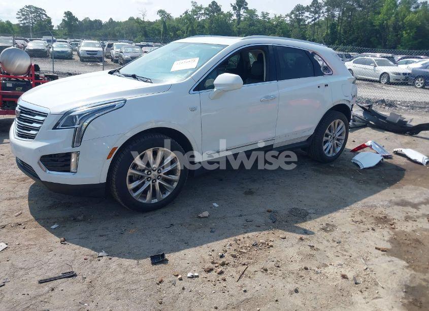 Photo 2 of 2018 Cadillac Xt5 LUXURY (VIN 1GYKNCRS7JZ244770)