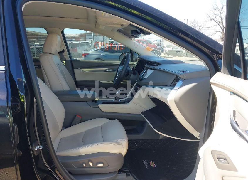 Photo 5 of 2017 Cadillac Xt5 PREMIUM LUXURY (VIN 1GYKNCRS8HZ127001)