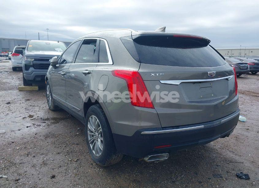 Photo 3 of 2018 Cadillac Xt5 LUXURY (VIN 1GYKNCRS8JZ140708)