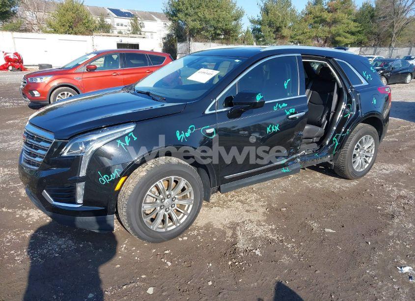 Photo 2 of 2018 Cadillac Xt5 LUXURY (VIN 1GYKNCRS8JZ207257)