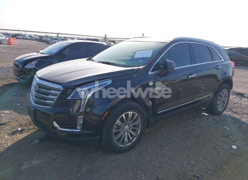 Photo 2 of 2019 Cadillac Xt5 LUXURY (VIN 1GYKNCRS8KZ174648)