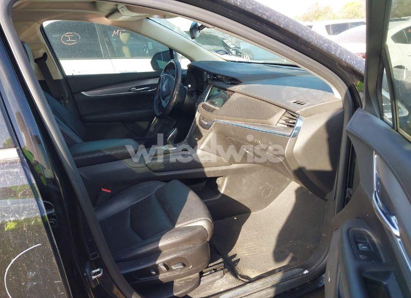 Photo 5 of 2019 Cadillac Xt5 LUXURY (VIN 1GYKNCRS8KZ174648)