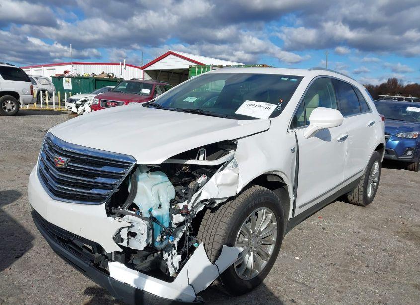 Photo 2 of 2019 Cadillac Xt5 LUXURY (VIN 1GYKNCRS9KZ118900)