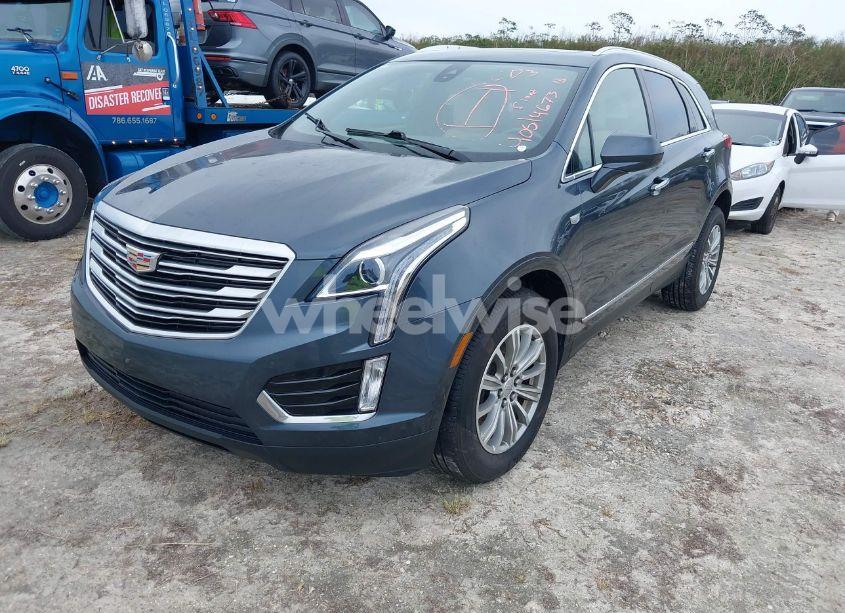 Photo 2 of 2019 Cadillac Xt5 LUXURY FWD (VIN 1GYKNCRSXKZ265632)