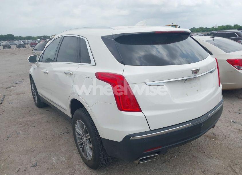 Photo 3 of 2019 Cadillac Xt5 LUXURY (VIN 1GYKNCRSXKZ286643)