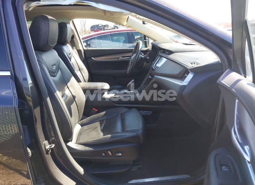 Photo 5 of 2017 Cadillac Xt5 LUXURY (VIN 1GYKNDRS0HZ277643)