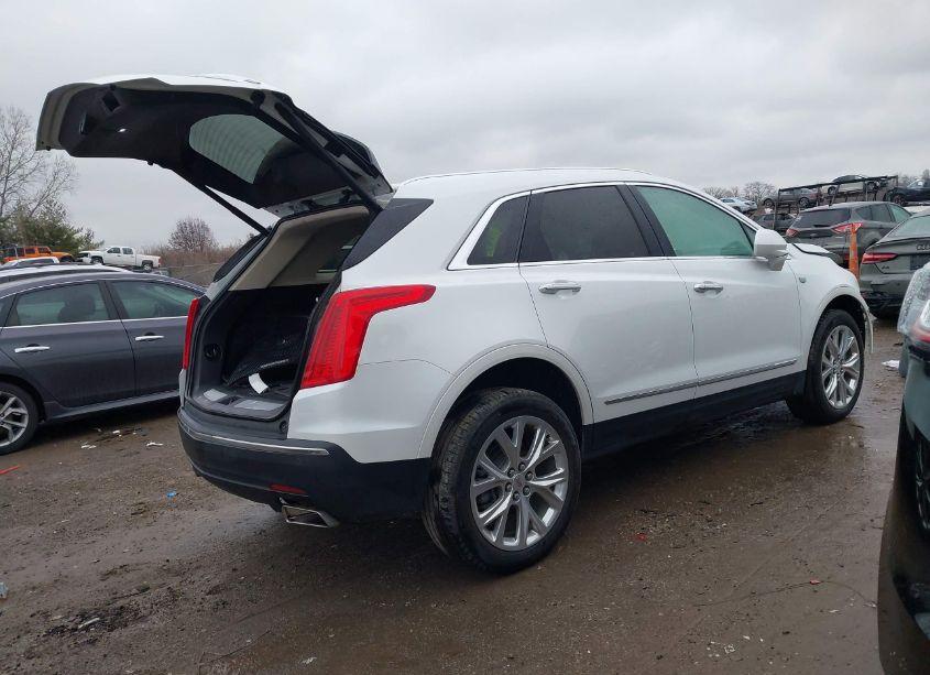 Photo 4 of 2019 Cadillac Xt5 LUXURY (VIN 1GYKNDRS0KZ105717)