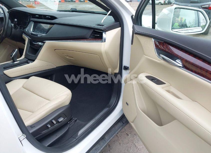 Photo 5 of 2019 Cadillac Xt5 LUXURY (VIN 1GYKNDRS0KZ233178)