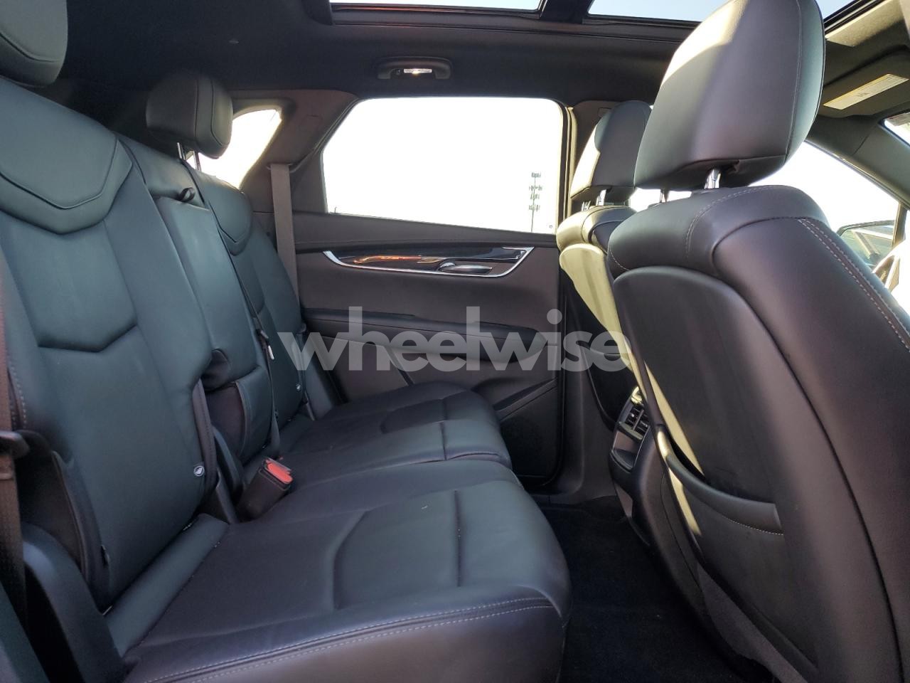 Photo 11 of 2020 CADILLAC XT5 PREMIUM LUXURY (VIN 1GYKNDRS0LZ198644)