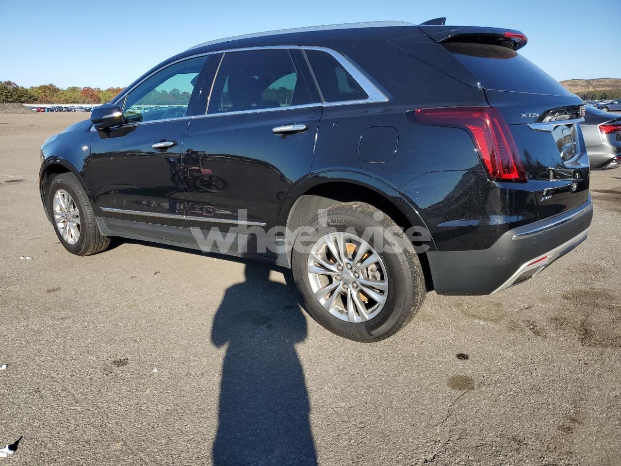 Photo 2 of 2020 CADILLAC XT5 PREMIUM LUXURY (VIN 1GYKNDRS0LZ198644)