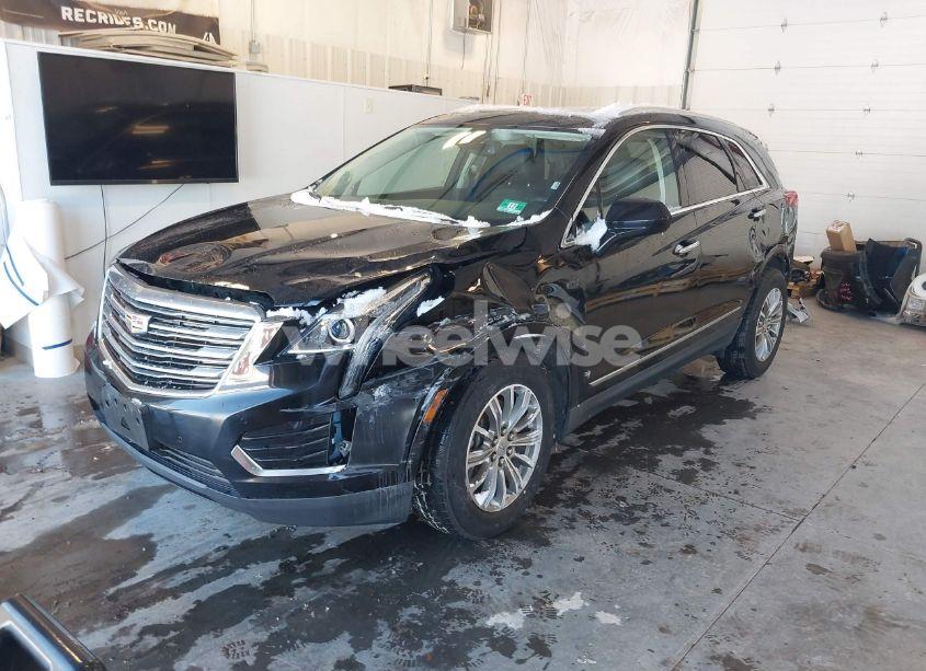 Photo 2 of 2017 Cadillac Xt5 LUXURY (VIN 1GYKNDRS1HZ145345)