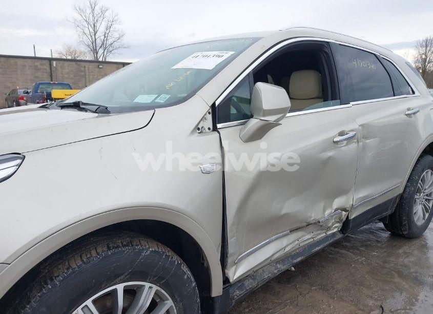 Photo 6 of 2017 Cadillac Xt5 LUXURY (VIN 1GYKNDRS1HZ193928)