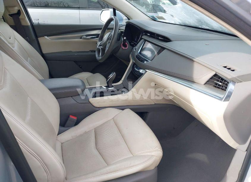 Photo 5 of 2017 Cadillac Xt5 LUXURY (VIN 1GYKNDRS1HZ326235)