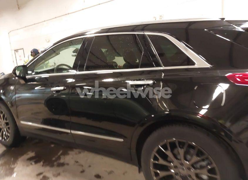 Photo 15 of 2018 Cadillac Xt5 LUXURY (VIN 1GYKNDRS1JZ116823)