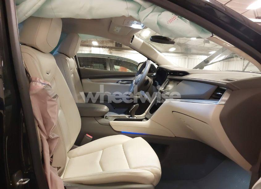 Photo 5 of 2018 Cadillac Xt5 LUXURY (VIN 1GYKNDRS1JZ116823)