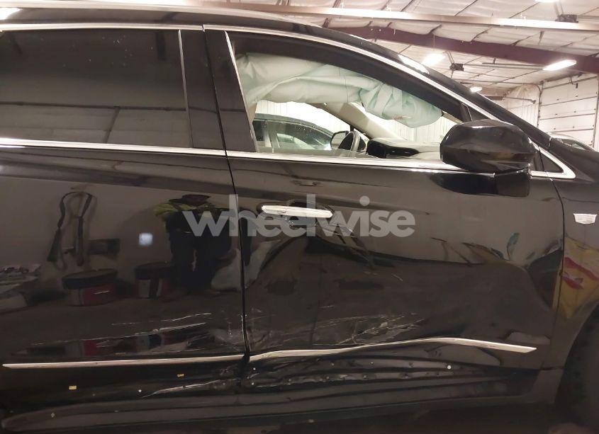 Photo 6 of 2018 Cadillac Xt5 LUXURY (VIN 1GYKNDRS1JZ116823)