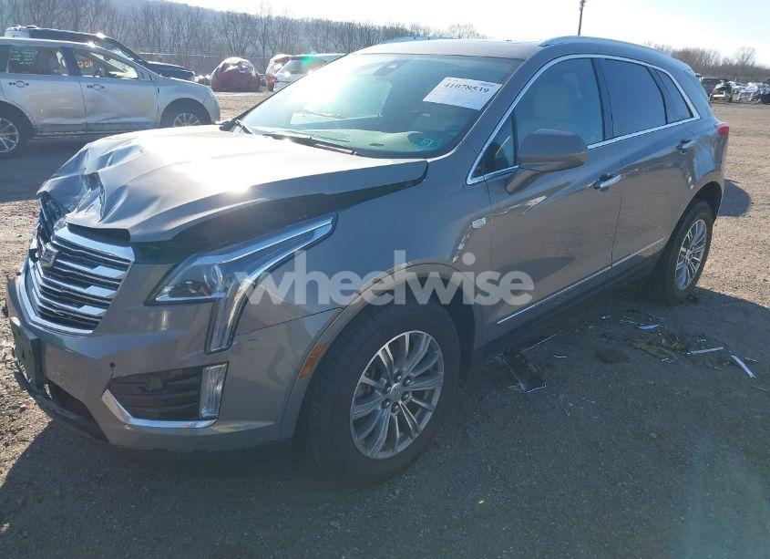 Photo 2 of 2018 Cadillac Xt5 LUXURY (VIN 1GYKNDRS1JZ211902)
