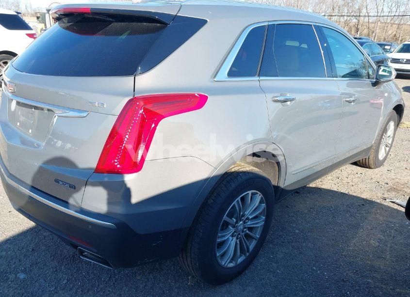 Photo 4 of 2018 Cadillac Xt5 LUXURY (VIN 1GYKNDRS1JZ211902)