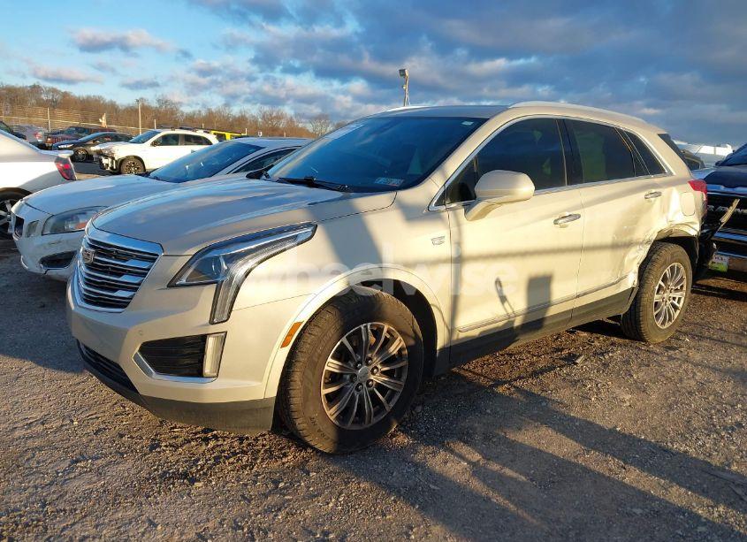 Photo 2 of 2017 Cadillac Xt5 LUXURY (VIN 1GYKNDRS2HZ143054)