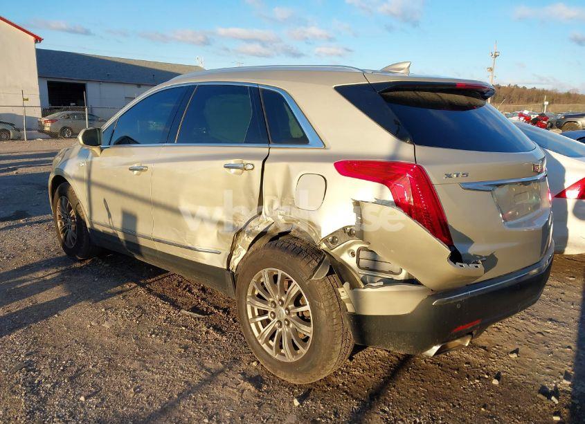 Photo 3 of 2017 Cadillac Xt5 LUXURY (VIN 1GYKNDRS2HZ143054)