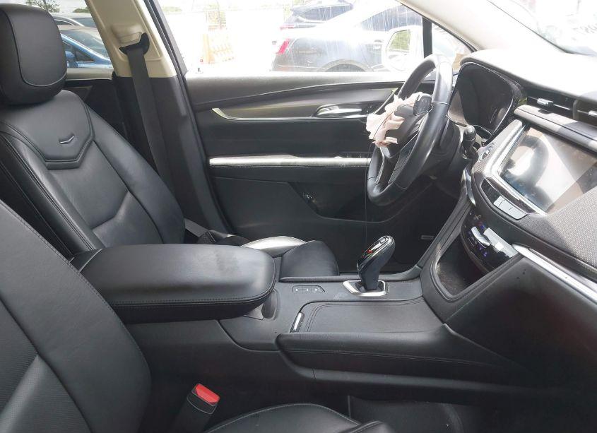 Photo 5 of 2018 Cadillac Xt5 LUXURY (VIN 1GYKNDRS2JZ105944)