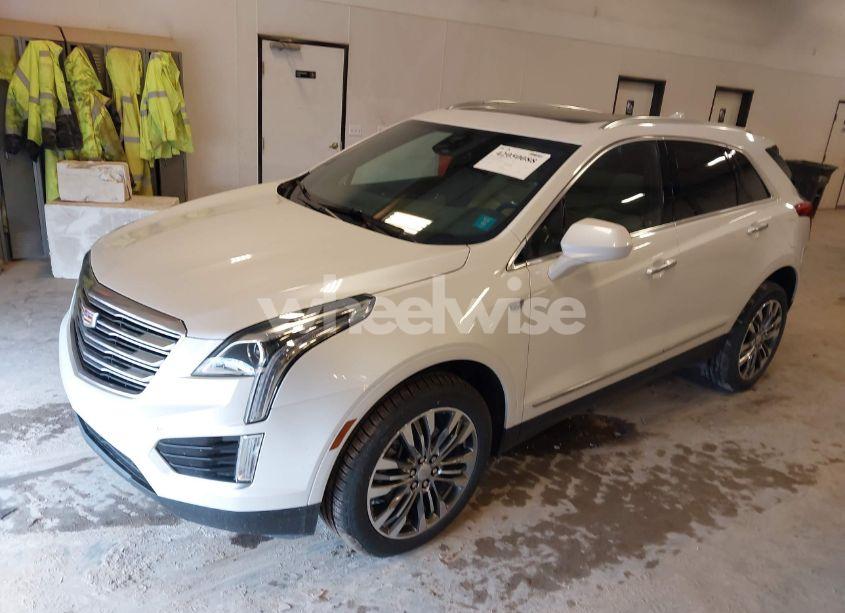 Photo 2 of 2019 Cadillac Xt5 LUXURY (VIN 1GYKNDRS3KZ149162)