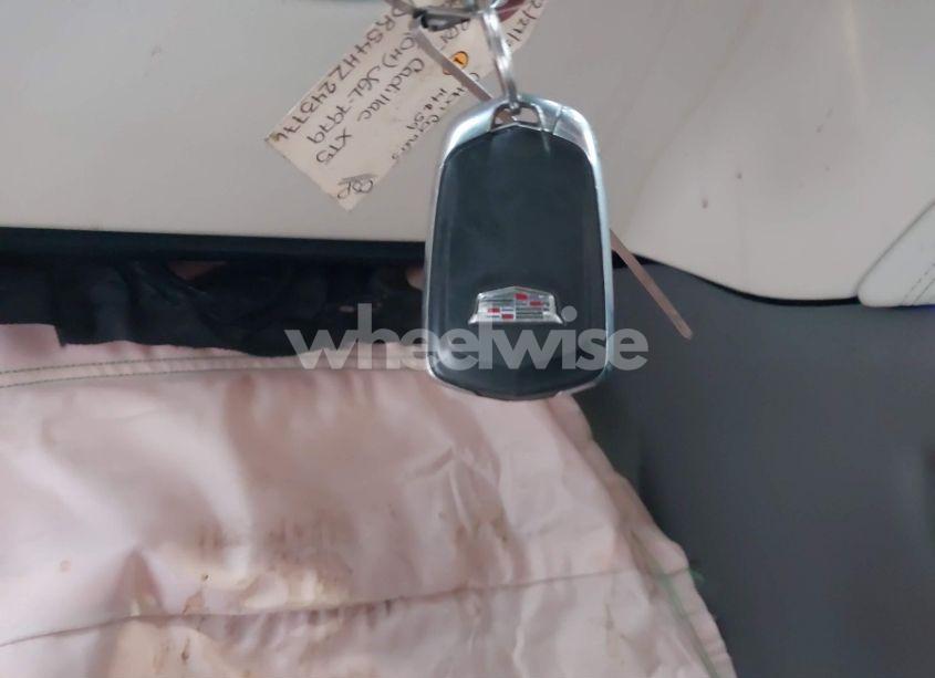 Photo 11 of 2017 Cadillac Xt5 LUXURY (VIN 1GYKNDRS4HZ243771)