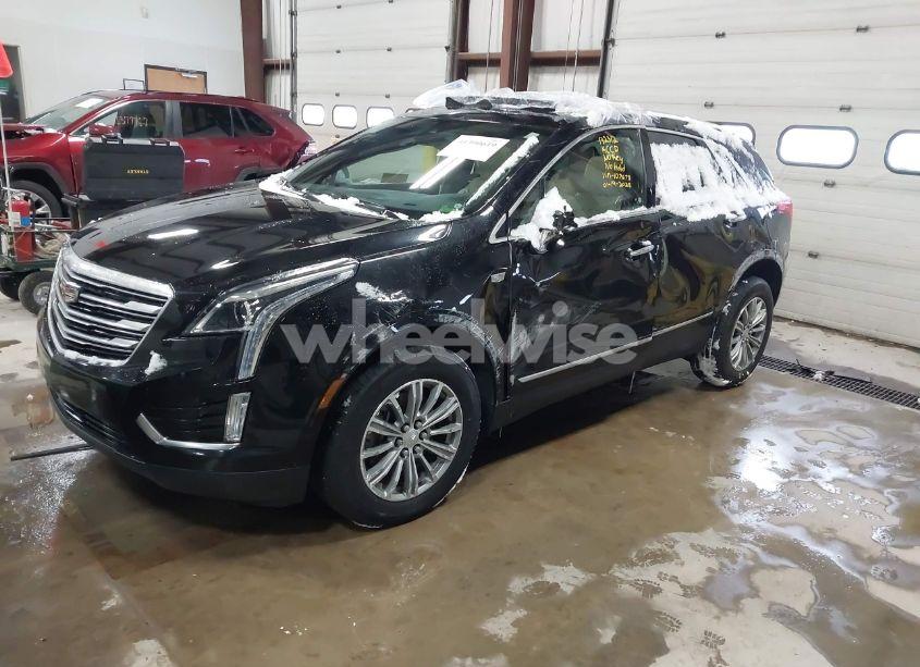 Photo 2 of 2019 Cadillac Xt5 LUXURY (VIN 1GYKNDRS4KZ107678)