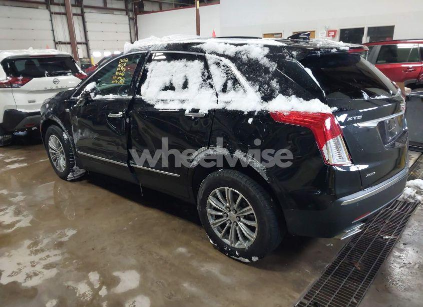 Photo 3 of 2019 Cadillac Xt5 LUXURY (VIN 1GYKNDRS4KZ107678)