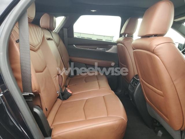 Photo 2 of 2021 CADILLAC XT5 PREMIUM LUXURY (VIN 1GYKNDRS4MZ229900)
