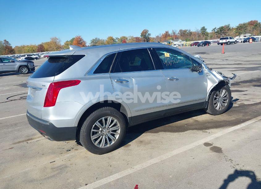 Photo 4 of 2017 Cadillac Xt5 LUXURY (VIN 1GYKNDRS5HZ161239)
