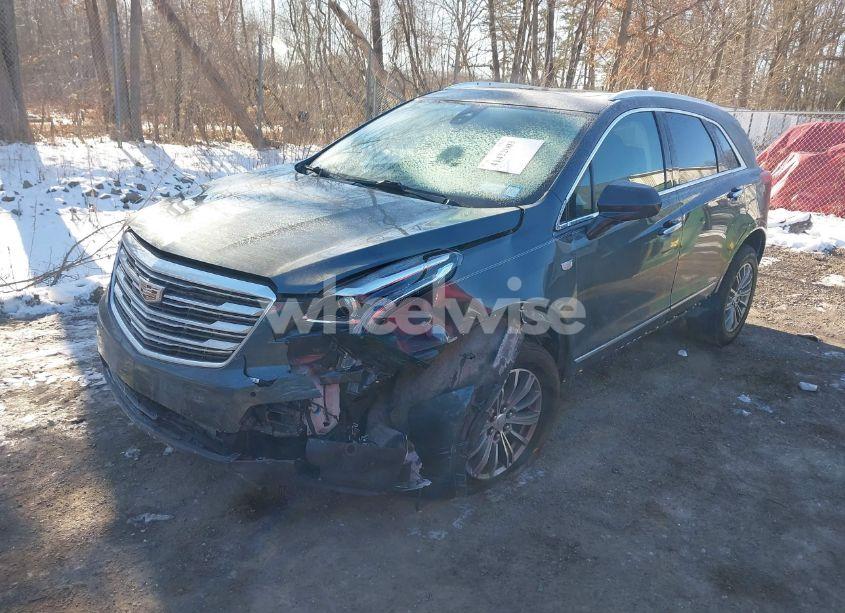 Photo 2 of 2019 Cadillac Xt5 LUXURY (VIN 1GYKNDRS5KZ268833)