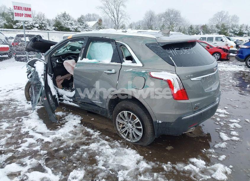 Photo 3 of 2017 Cadillac Xt5 LUXURY (VIN 1GYKNDRS6HZ306207)