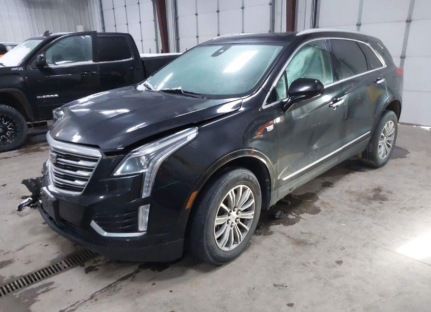 Photo 2 of 2018 Cadillac Xt5 LUXURY (VIN 1GYKNDRS6JZ198855)