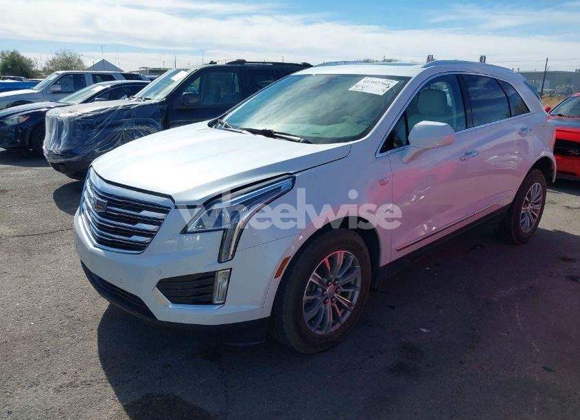 Photo 2 of 2018 Cadillac Xt5 LUXURY (VIN 1GYKNDRS6JZ222328)