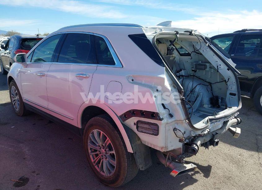 Photo 3 of 2018 Cadillac Xt5 LUXURY (VIN 1GYKNDRS6JZ222328)