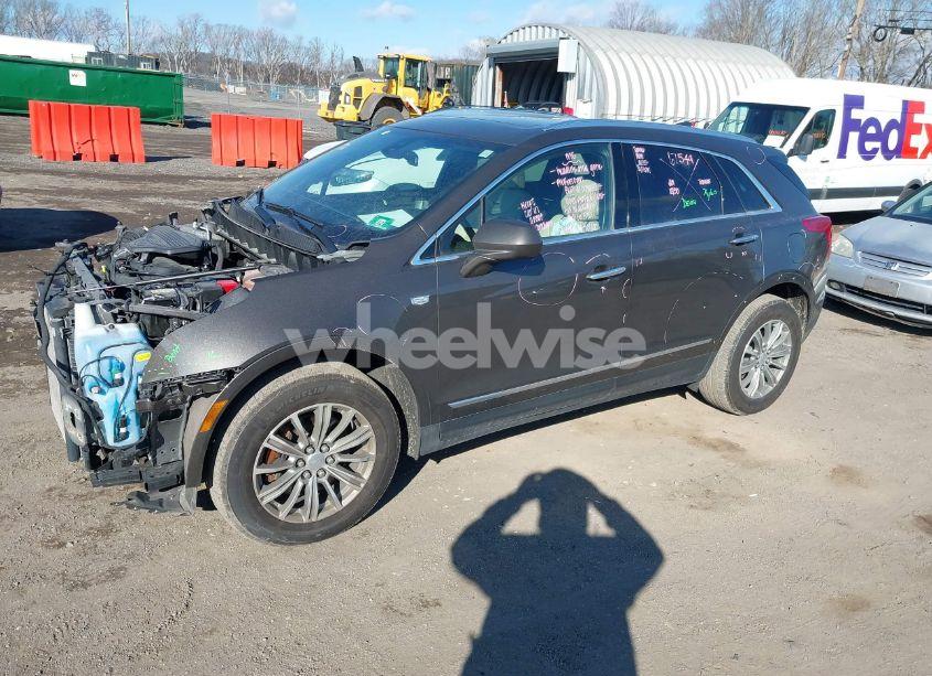 Photo 2 of 2019 Cadillac Xt5 LUXURY (VIN 1GYKNDRS7KZ162402)