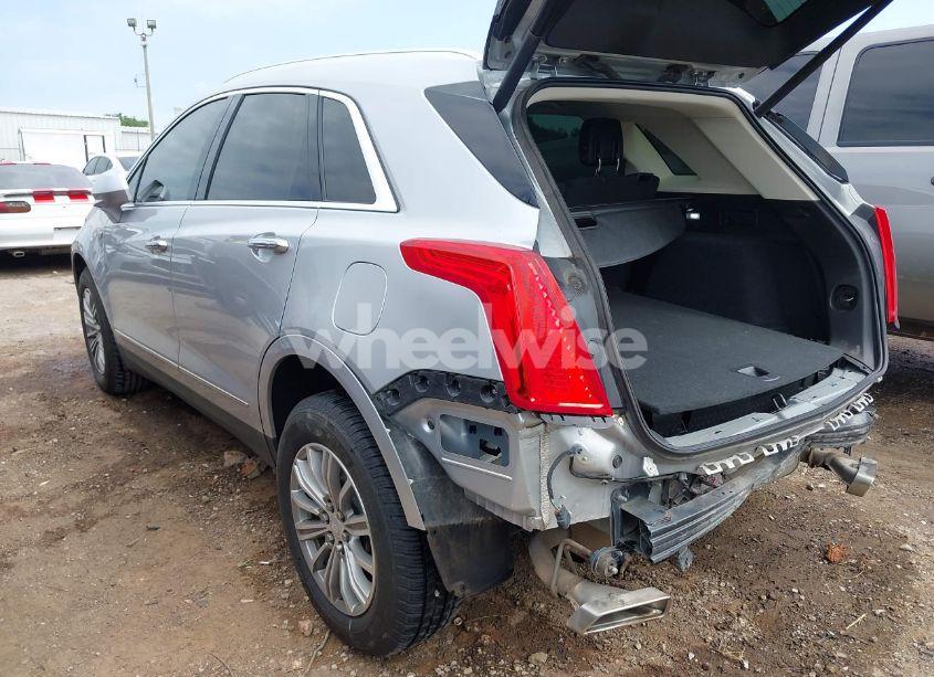 Photo 3 of 2019 Cadillac Xt5 LUXURY (VIN 1GYKNDRS7KZ239737)