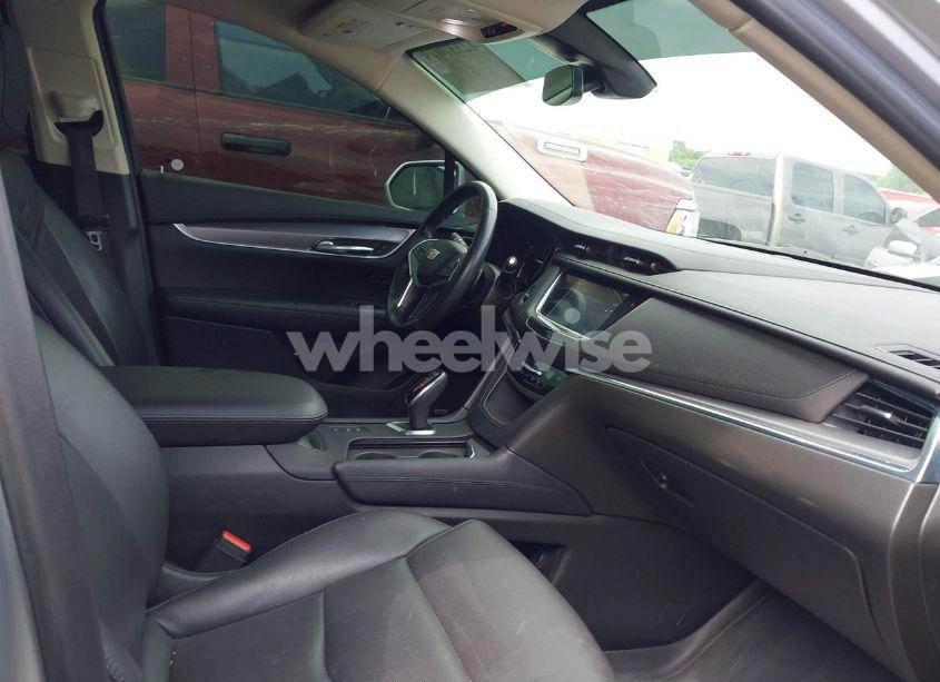 Photo 5 of 2019 Cadillac Xt5 LUXURY (VIN 1GYKNDRS7KZ239737)