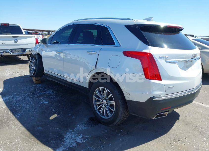 Photo 3 of 2017 Cadillac Xt5 LUXURY (VIN 1GYKNDRS8HZ120863)