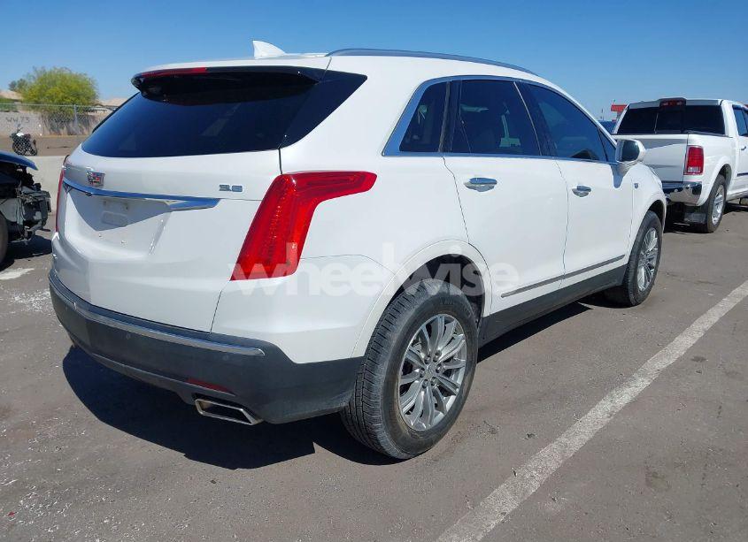 Photo 4 of 2017 Cadillac Xt5 LUXURY (VIN 1GYKNDRS8HZ120863)