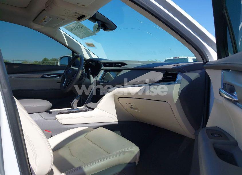 Photo 5 of 2017 Cadillac Xt5 LUXURY (VIN 1GYKNDRS8HZ120863)