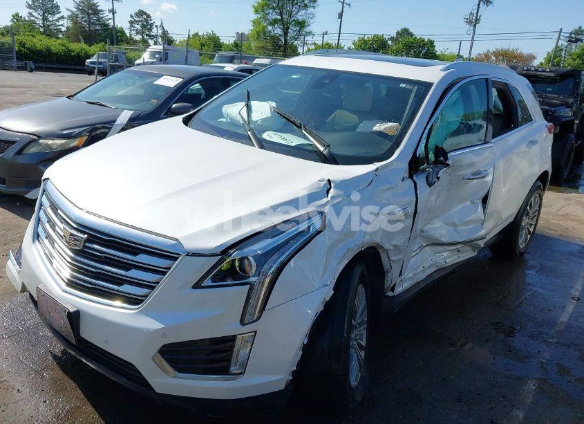 Photo 2 of 2017 Cadillac Xt5 LUXURY (VIN 1GYKNDRS8HZ202558)