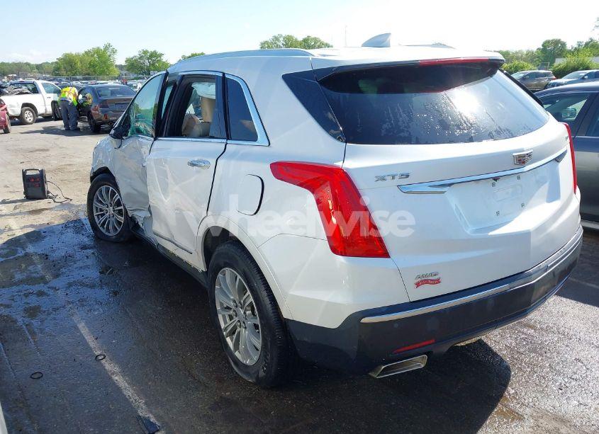 Photo 3 of 2017 Cadillac Xt5 LUXURY (VIN 1GYKNDRS8HZ202558)