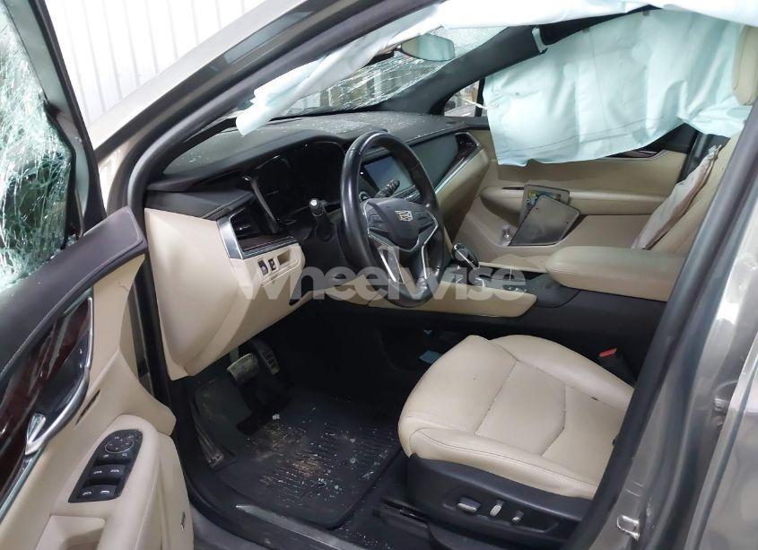 Photo 5 of 2019 Cadillac Xt5 LUXURY (VIN 1GYKNDRS8KZ127609)